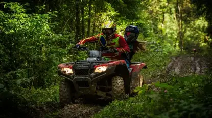 Quady rozjeżdżają szlaki turystyczne na Mazurach