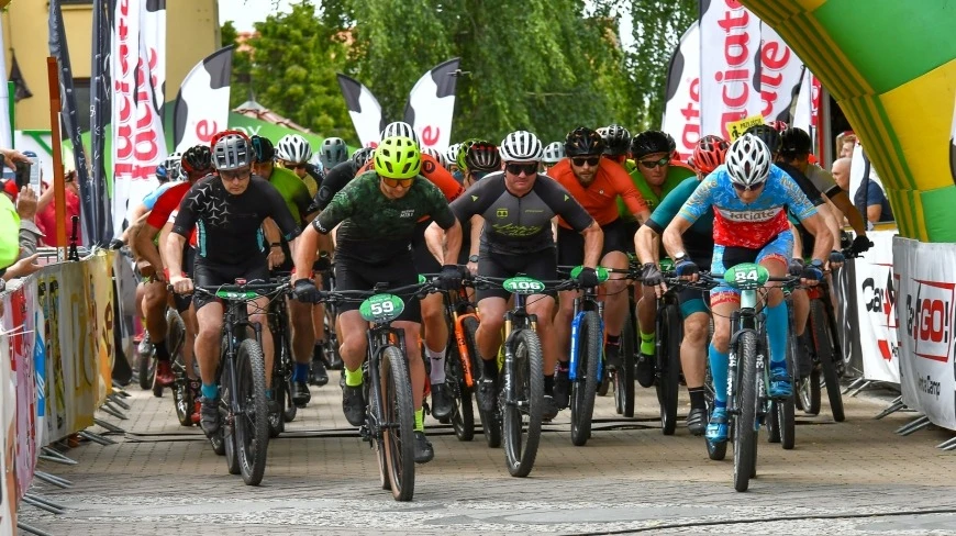 Gorące emocje nad jeziorami. Mikołajki pokazały pazur podczas Łaciate Mazury MTB
