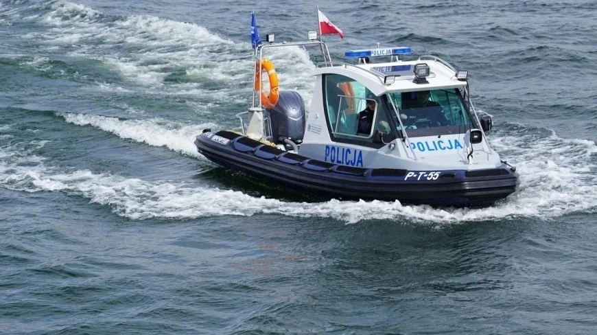 Policjanci z Mazur wspólnie z telewizją Arte edukują o bezpieczeństwie nad wodą