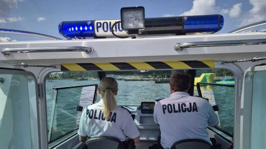 Niebezpieczne sytuacje na mazurskich jeziorach. Policja apeluje o rozwagę