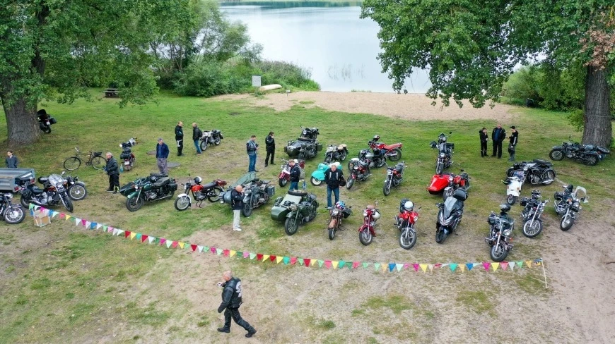Motocyklowe zakończenie wakacji w Pasymiu — klasyka, smaki i rodzinna atmosfera