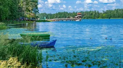 Czy na dnie tego jeziora na Mazurach nadal znajdują się skarby do odkrycia?