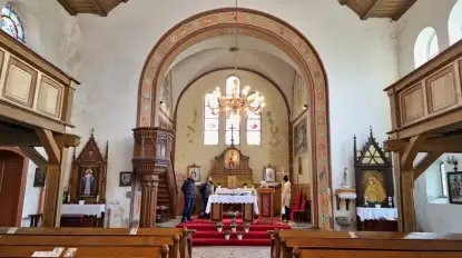 Neogotycka perła wśród mazurskich krajobrazów – kościół św. Piotra i Pawła w Użrankach