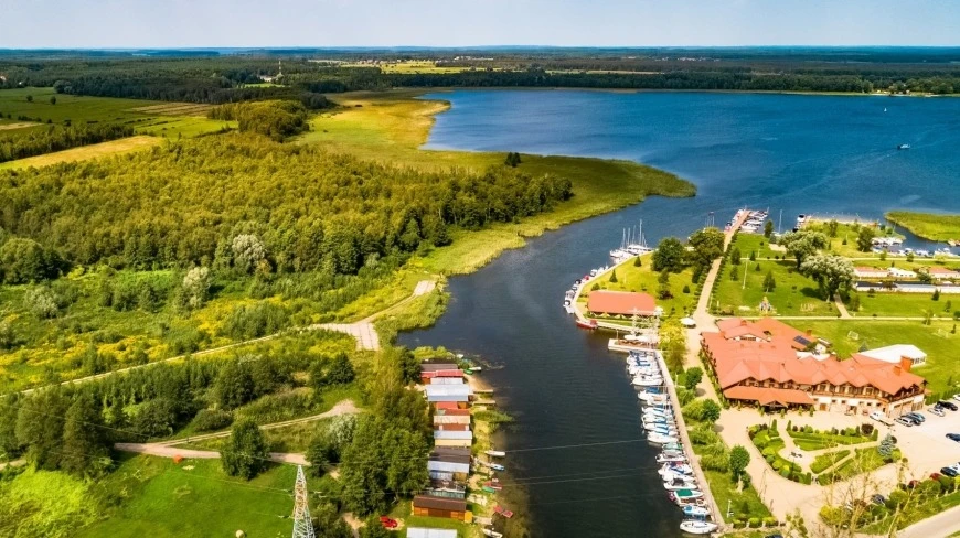 Rzeka Pisa na Mazurach.