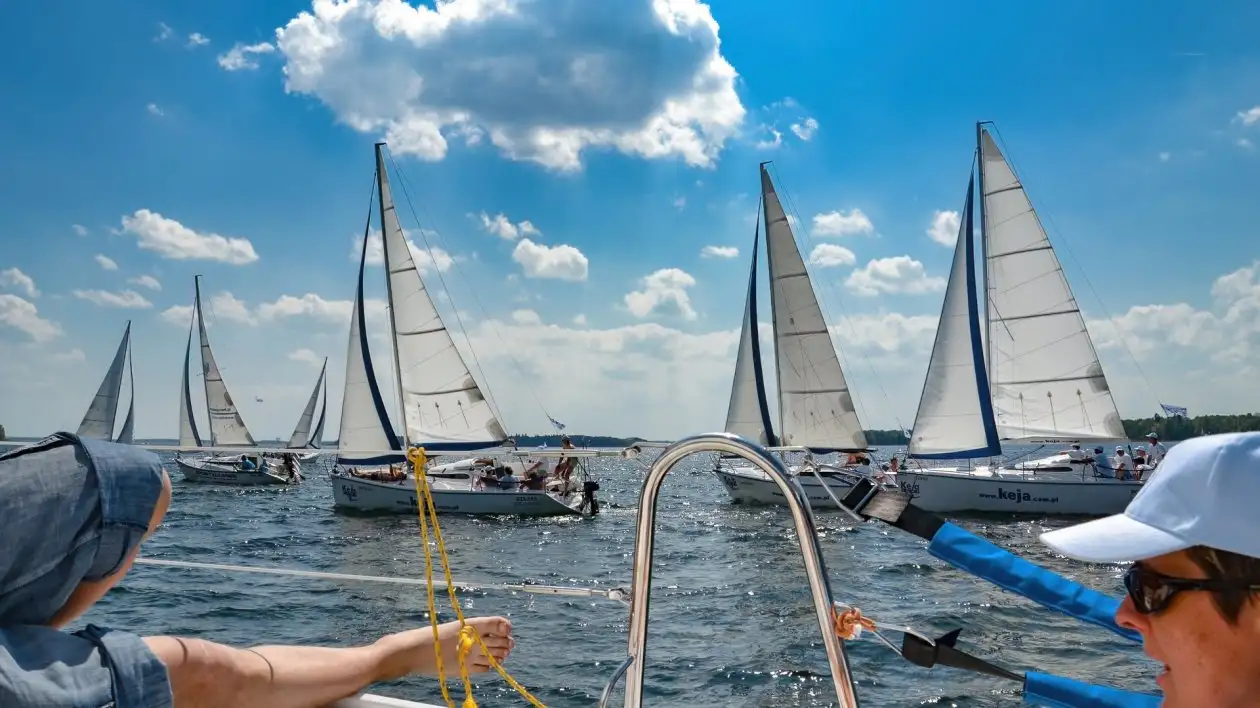 Marin - kursy i rejsy żeglarskie - zdjęcie 1