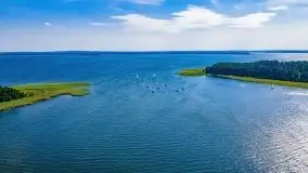 Wąskie żeglarskie gardło na Mazurach, jezioro Kirsajty - zdjęcie 10