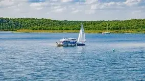 Wąskie żeglarskie gardło na Mazurach, jezioro Kirsajty - zdjęcie 45