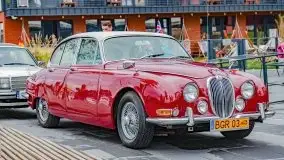 Zlot zabytkowych aut przy restauracji Nóż w wodzie w Mikołajkach - zdjęcie 43