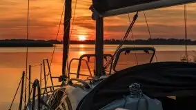 Ognisty zachód przy porcie Ognisty Ptak, jezioro Święcajty - zdjęcie 30