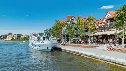 Promenada w Mikołajkach