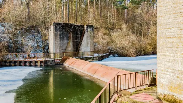 Jaz walcowy na kanale mazurskim, śluza Guja Piaski - zdjęcie 3
