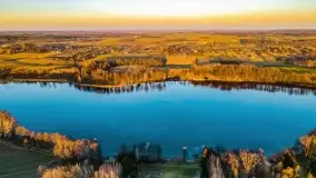 Zachód słońca nad grodziskiem Święta Góra i jeziorem Wojnowo, luty 2022 r. - zdjęcie 14