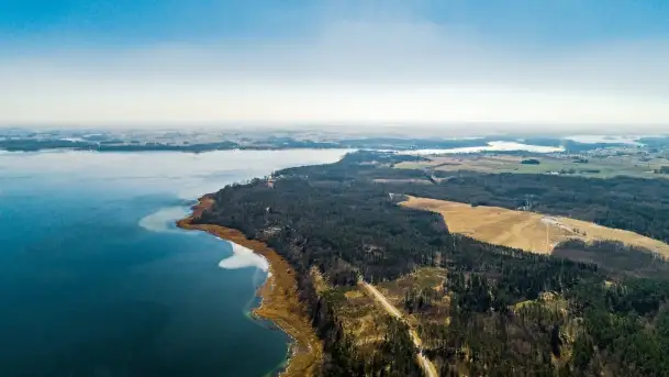 Wilkasy i okolice na zdjęciach z lotu mewy, marzec 2022 - zdjęcie 9