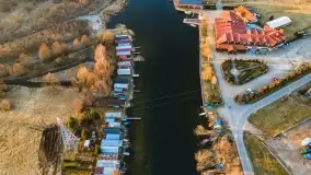 Zachód słońca nad Piszem i jeziorem Roś z drona - zdjęcie 9