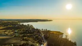 Jezioro Śniardwy i Nowe Guty na ujęciach z drona - zdjęcie 6