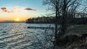 Zachód słońca nad jeziorem Dargin, przystań u Mielnika - zdjęcie 47