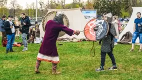 Wikingowie i średniowieczne klimaty na zdjęciach z otwarcia sezonu w Giżycku - zdjęcie 21