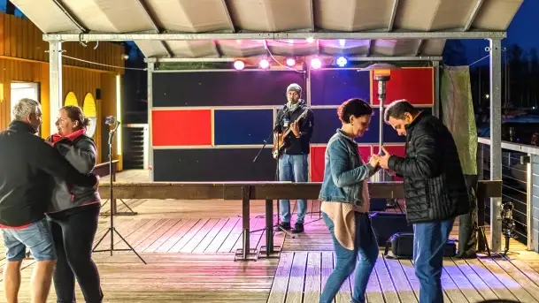 Kuba Kęsa na Mazurach - majowy wieczór w Strandzie - zdjęcie 1