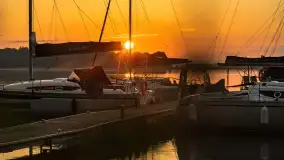 Wschód słońca nad jeziorem Mamry, Stanica Wodna Kietlice, czerwiec 2022 - zdjęcie 4