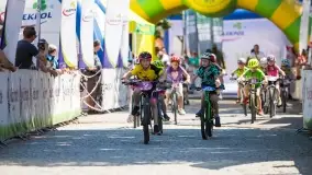 Fotorelacja z muzycznego i sportowego rozpoczęcia wakacji w Mikołajkach - zdjęcie 68