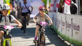 Fotorelacja z muzycznego i sportowego rozpoczęcia wakacji w Mikołajkach - zdjęcie 54