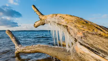 Jezioro Gołdopiwo na początku marca 2023 r.