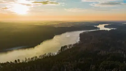 Mix marcowych ujęć Mazur z lotu ptaka