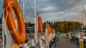 Zachód słońca w Mikołajkach, czuć sezon 2023 - zdjęcie 5