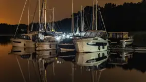 Nocne zdjęcia portu Łabędzi Ostrów, lipiec 2023 r. - zdjęcie 31