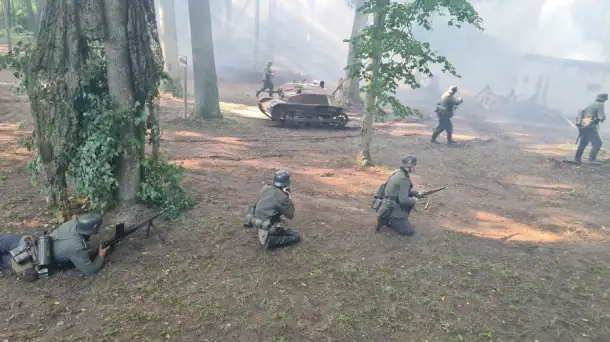 Niezwykła inscenizacja w Wilczym Szańcu. Tym razem o obronie Twierdzy Brzeskiej - zdjęcie 9