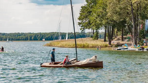 Oldtimery w Strandzie i na jeziorze Kisajno, sierpień 2023 r. - zdjęcie 3