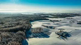 Zimowe Mazury z drona na różnych ujęciach - zdjęcie 8