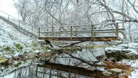 Zwalony most w Kruklankach w zimowej scenerii... bez słońca, listopad 2023 r. - zdjęcie 2