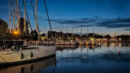 Nocne zdjęcia z mazurskich portów, sezon 2023