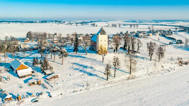 Zamek Krzyżacki, a teraz kościół w Bezławkach w zimowej scenerii, styczeń 2024 r. - zdjęcie 10