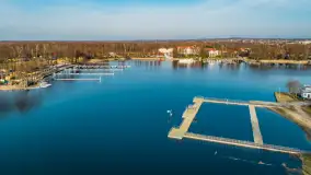 Mazury z drona przy jeziorze Kisajno, luty 2024 r. - zdjęcie 23