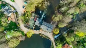 Młyn wodny i jaz we wsi Krutyński Piecek, kwiecień 2024 r. - zdjęcie 10