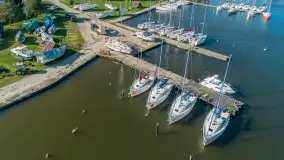 Port Ryn Marina Sośnica z drona, kwiecień 2024 r. - zdjęcie 10