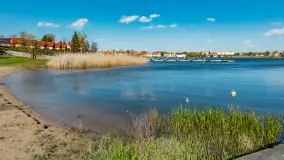 Słoneczne popołudnie w Marina Sośnica w Rynie, kwiecień 2024 r. - zdjęcie 13