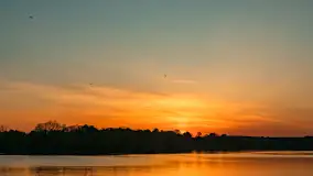 Zachód słońca nad jeziorem Ełckim w Ełku, maj 2024 r. - zdjęcie 25