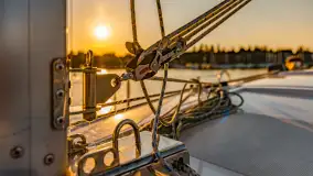 Zachód słońca nad jeziorem Ryńskim z pokładu żaglówki, czerwiec 2024 r. - zdjęcie 7