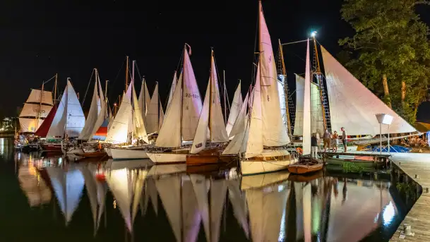 XXV Zlot Klubu Jacht Oldtimer, zdjęcia nocne, sierpień 2024 r. - zdjęcie 2