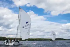 Polska Liga Sterników w Jeziorak Yacht Club: Innowacyjny Inkubator Żeglarstwa Regatowego - zdjęcie 40