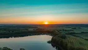 Jezioro Iławki z lotu ptaka o wschodzie słońca, październik 2024 r. - zdjęcie 3