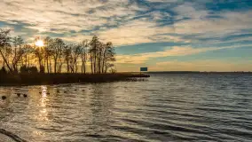 Słoneczny, późno jesienny dzień nad Niegocinem, grudzień 2024 r. - zdjęcie 10