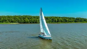 Lipcowe żeglowanie podczas szkoleń żeglarskich na Jezioraku - zdjęcie 5