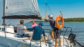 Szaleństwa pod trzema żaglami z Jeziorak Jacht Club - zdjęcie 2