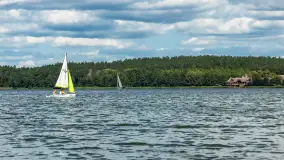 Młodzi adepci żeglarstwa nad jeziorem Dadaj - Rumszewicz Sailing - zdjęcie 10