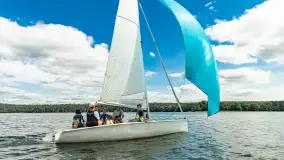 Młodzi adepci żeglarstwa nad jeziorem Dadaj - Rumszewicz Sailing - zdjęcie 41