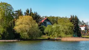 Jezioro Czos, Mrągowo widziane z wody, maj 2025 r. - zdjęcie 25